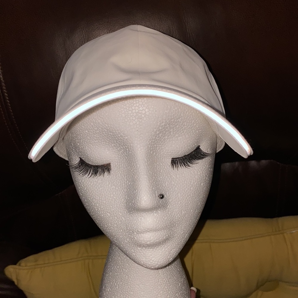 🌹🍋Lululemon Cap - Picture 4 of 11